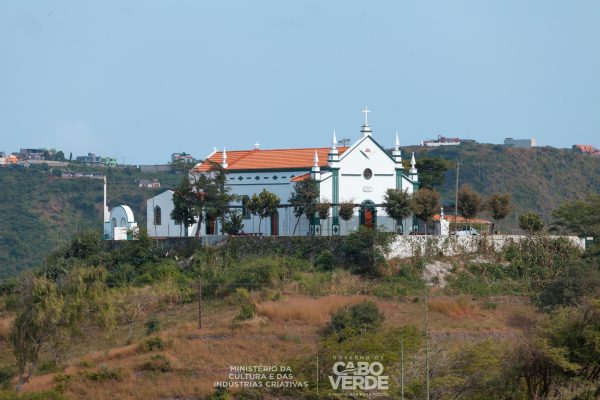 A entrega da Igreja de Nha Santa Catarina, completamente reabilitada,
